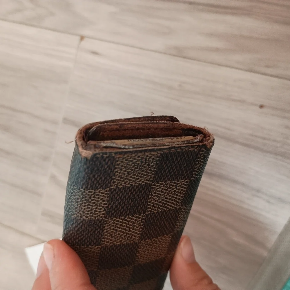 Authentic Louis Vuitton 4 Ring Key Holder Damier Ebene
